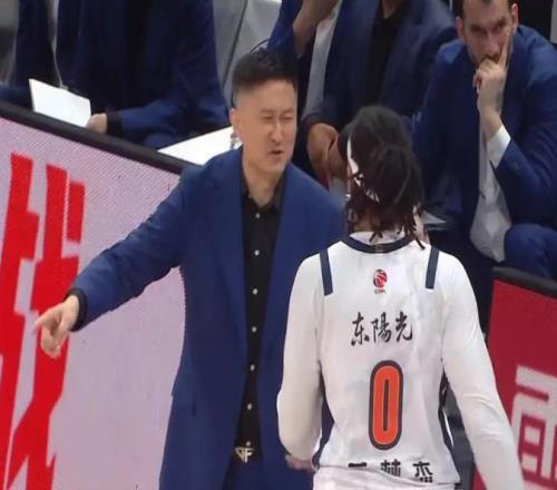 廣東隊(duì)3消息：北控想要杜潤(rùn)旺，徐杰離開國(guó)家隊(duì)，區(qū)俊炫毛遂自薦