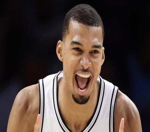 德安東尼：文班打破了傳統防守教學理念，他會是未來10年的MVP