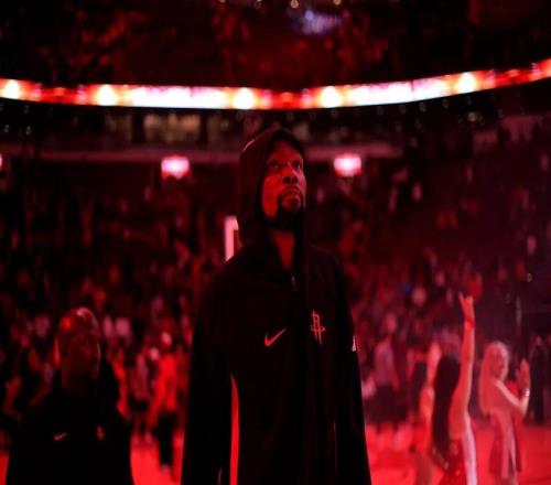 杜蘭特代表五支不同球隊入選最佳陣容，成為NBA歷史首人