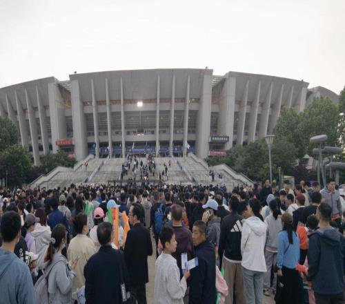 青島足球人口80萬(wàn),全年6000余場(chǎng)賽事嗨不停