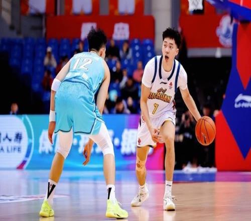 兩位當家球星罷賽!狀元也開始甩賣,CBA總冠軍球隊真要解散