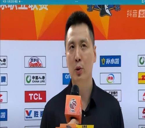 5月30日，CBA最新消息：上海隊閃光燈賽區被罰1萬，布朗被罰2萬