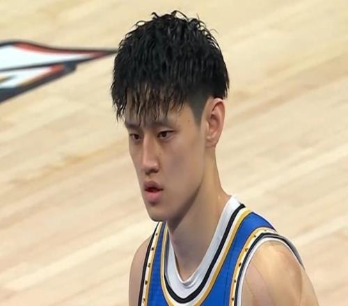 記者：北京男籃今夏還要追加投入目前與一名鋒線國手聊得差不多了