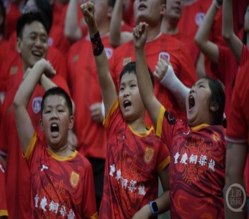 56246人到場觀賽創上座新紀錄，銅梁龍“點燃”重慶球市