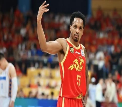 CBA真的太難打了狂轟50分還輸球布朗別急了：他拿82分也輸了