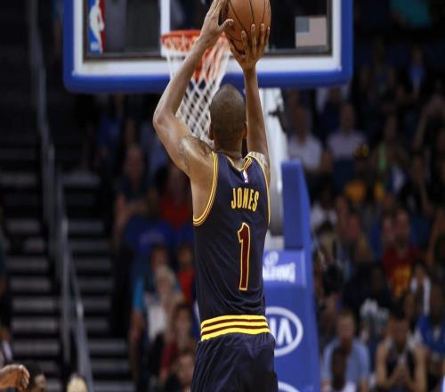 NBA小人物的天花板！場均5分卻打14年，退役即當副總裁