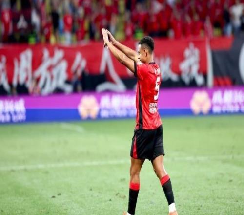【中超】茹薩破門克雷桑澤卡傷退蓉城1比0小勝山東