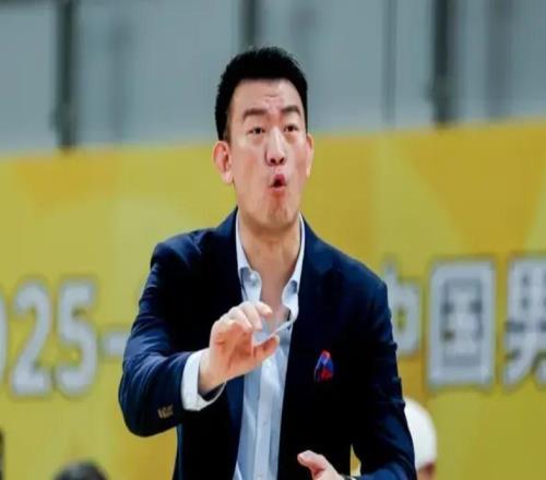 丟G3王博執(zhí)教引眾怒！進(jìn)攻只靠單打，防守大空，球隊(duì)斗志也沒(méi)了！