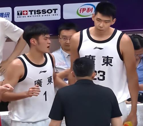 又是杜鋒的錯22歲小將合同到期，拒絕續約廣東隊，徐昕開了好頭