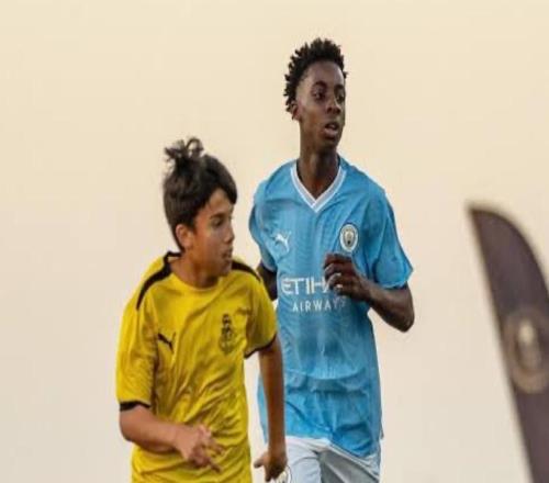 記者：曼聯有意求購曼城16歲青訓小將戴維埃澤