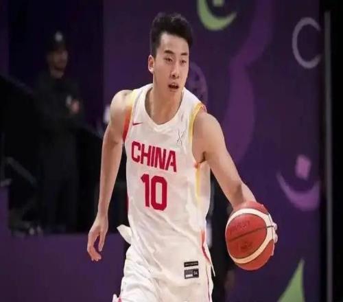 中國男籃熱身賽一勝一負收獲驚喜，龐崢麟兩場合砍27分展現后衛線新氣象