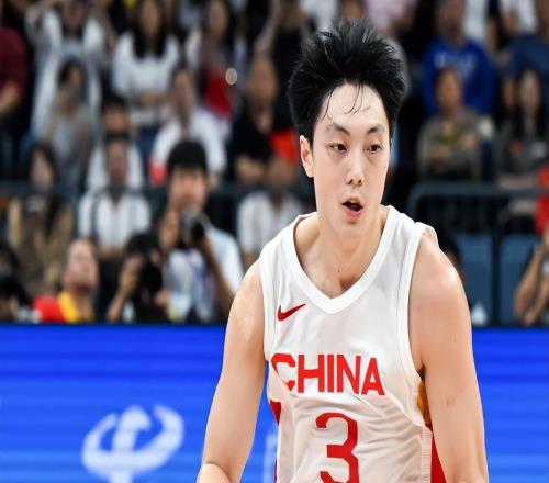 男籃集訓5人離隊！3人糟糕發揮，李悅洲未上場，胡明軒能養傷了！
