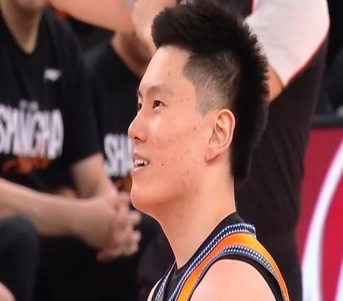 張鎮(zhèn)麟李弘權(quán)領(lǐng)銜10人今夏合同到期：上海仍有兩大頂薪花落誰家
