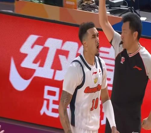 廣東隊(duì)作出重大決定！朱芳雨宣布，雙小外援留隊(duì)，杜鋒確定續(xù)約！