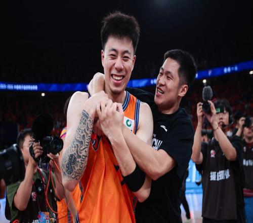 上海奪冠！遼籃三舊將立功，楊鳴助手拿3冠，張鎮(zhèn)麟6年5進(jìn)決賽