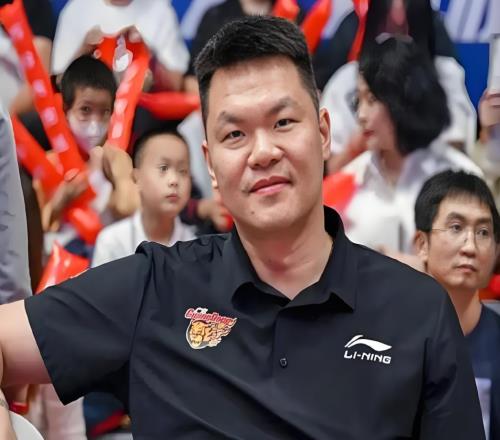 徐杰、胡明軒無緣男籃，點解朱芳雨進行了解答！