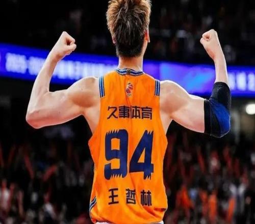 上海男籃4比1廣廈重奪總冠軍王哲林14年堅守終圓夢灑淚胡金秋數據碾壓引發最終贏家之辯