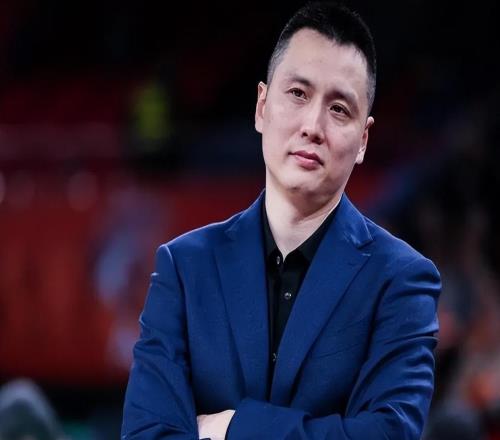 上海男籃剛剛奪冠！又收喜訊，F(xiàn)MVP留隊(duì)，李秋平要建立王朝