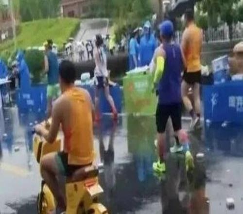 NBA球星杰倫布朗現身杭州，你偶遇到了嗎?