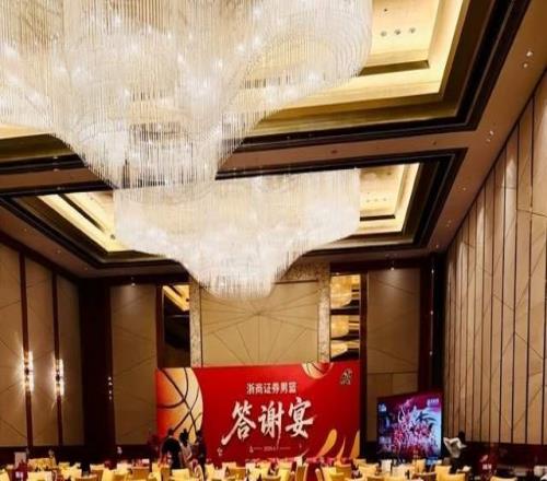 亞軍也光榮！廣廈答謝宴，獲獎600萬，菜單曝光：龍蝦鮑魚青蟹