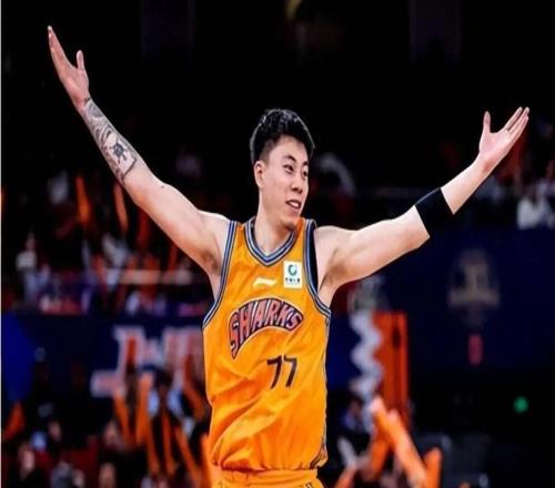 上海男籃24年后再捧杯張鎮(zhèn)麟5000萬轉會費在彩帶中完成救贖