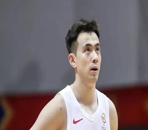 遼寧男籃最新動(dòng)態(tài)，趙繼偉國(guó)家隊(duì)位置很穩(wěn)，鄢手騏王嵐欽回歸球隊(duì)，烏戈指導(dǎo)最新表態(tài)，小劉總考察儲(chǔ)備人才