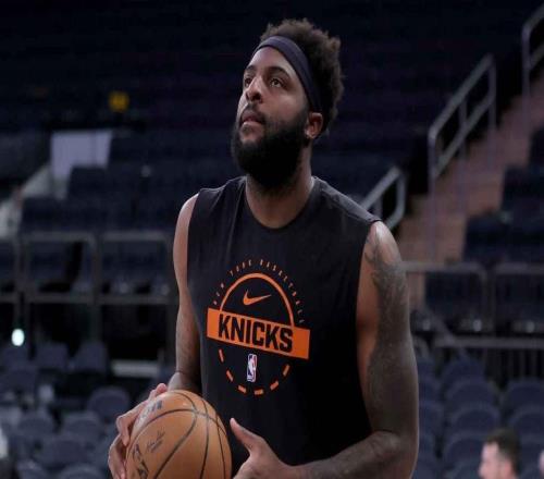 NBA傳聞：湖人、公牛、黃蜂、猛龍是尼克斯米切爾羅賓遜潛在下家