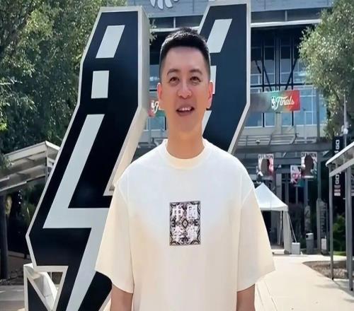 遼寧男籃動態速遞！趙繼偉楊鳴送祝福，下賽季分組情況出爐，莫蘭德談判進展不順，球隊接觸2.03前鋒
