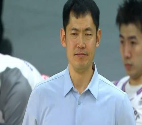 楊鳴復出，接替許利民執教首鋼京媒名記辟謠，卻透露另一好消息