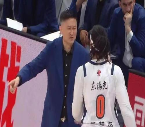 廣東隊(duì)3消息：新賽季和北京同組，杜潤旺接受手術(shù)，徐杰簽新合同