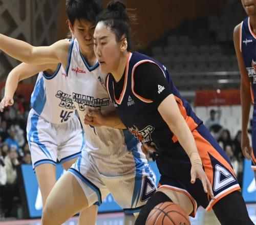 泪目！中国女篮31岁王牌重回巅峰：得分助攻均第1，宫帅召回她