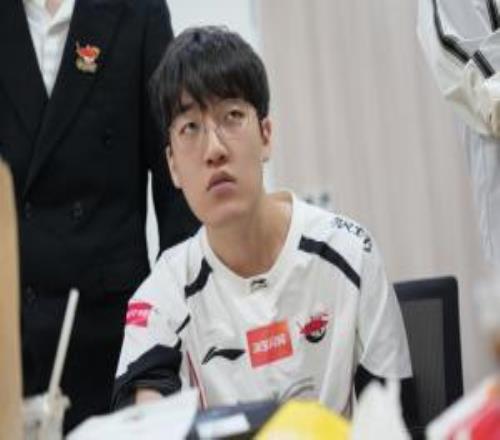 Tarzan赛后通宵Rank打野杰斯打出13620的华丽战绩