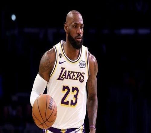 连续21年全明星首发纪录终结！詹姆斯生涯首次落选全明星首发