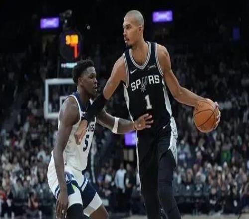 活塞vs绿军文班与华兹的进步