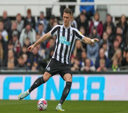 纽卡后卫博特曼：尽管伤病困扰我，但我心怀对未来的美好期许_英超直播