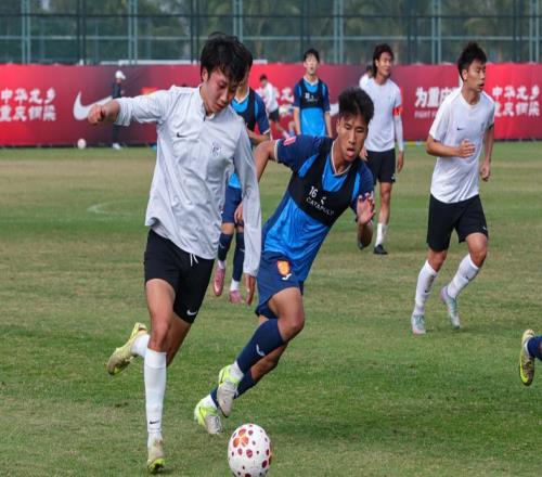 英博官宣罗竞加盟约战俄超劲旅！邦本重返铁人泰山中卫征战西乙