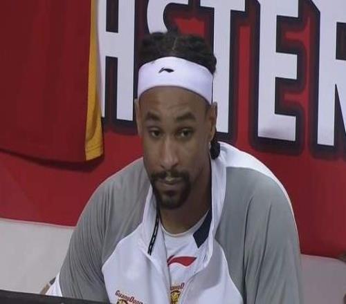 21分大胜仍不满意，媒体人怒批广东队，强调一点不理想，盛赞一人