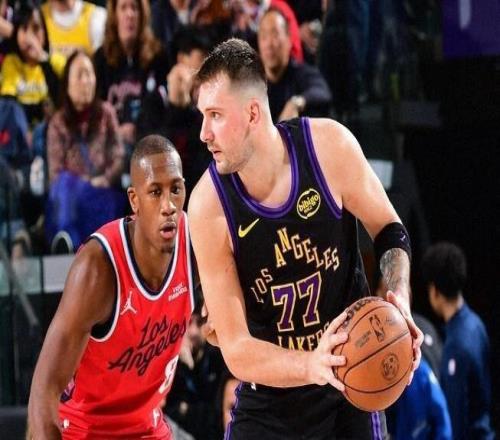 逆轉(zhuǎn)未果！東詹合砍55分難救主，洛城德比湖人104112不敵快船