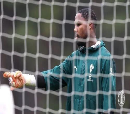 斯基拉丨米蘭將與邁尼昂經(jīng)紀人會面