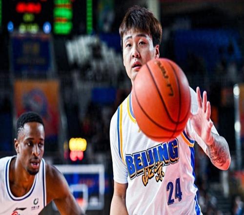 幸虧放棄趙睿！上海隊二選一成功，遼籃三冠前鋒太香，成全王哲林