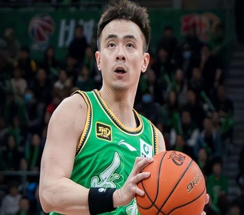 遼寧男籃趙繼偉引球迷不滿，廣東前功勛外援再就業(yè)，四川官宣換帥