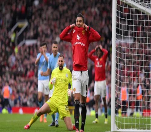 胖虎離隊加速曼聯(lián)中場重建：梅努續(xù)約再簽皇馬鐵腰