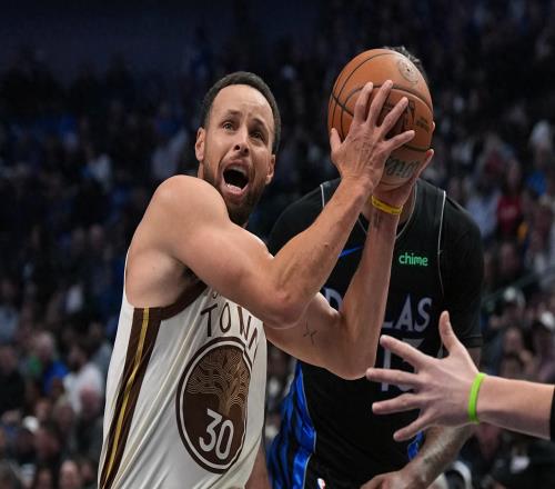 庫(kù)里38分勇士仍連?。“吞乩?qǐng)?bào)銷放大4項(xiàng)短板庫(kù)明加傷退雪上加霜