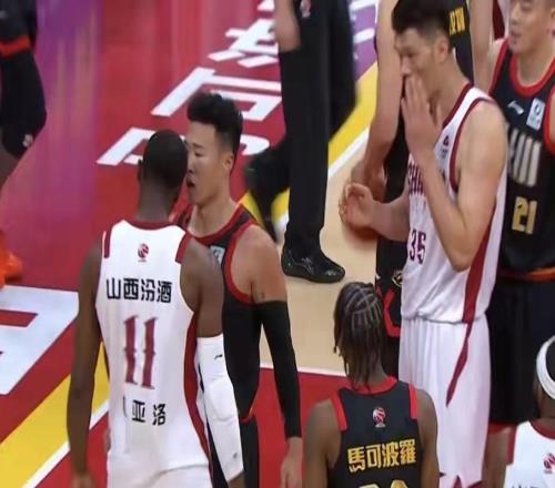 驱逐主教练，半场7次技术犯规，CBA超级