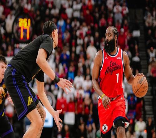 拒26分逆轉(zhuǎn)！小卡24分，快船險勝湖人，東契奇32分，兩隊都需交易