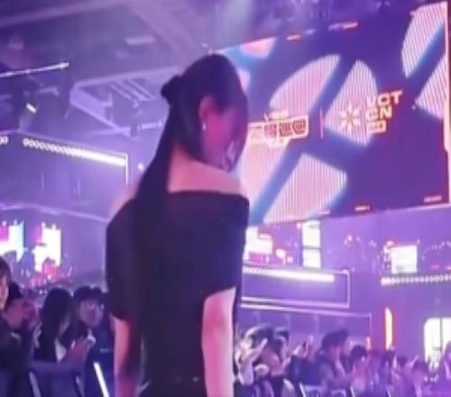 唯嘉分享高跟鞋變裝轉(zhuǎn)場(chǎng)：就這么偷偷摸摸的來(lái)到開(kāi)賽第一天