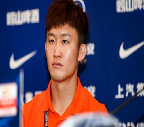 武漢三鎮(zhèn)右后衛(wèi)位置需要補(bǔ)強(qiáng)，球迷建議引進(jìn)魯能王彤，值得期待