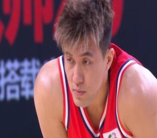 时隔35天复出！郭艾伦轰16+4+3加时率队轰145杀死比赛