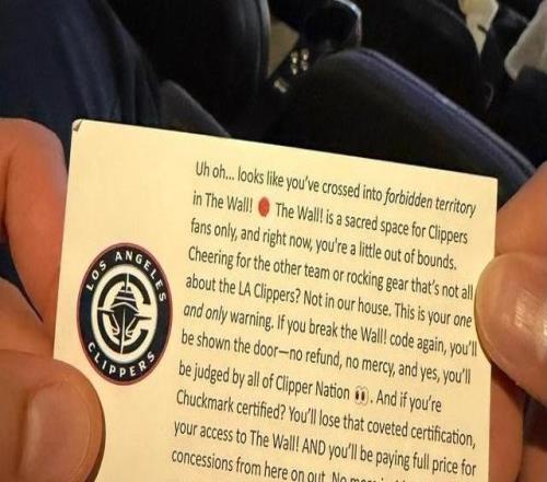 快船主场警告湖人球迷不许坐快船死