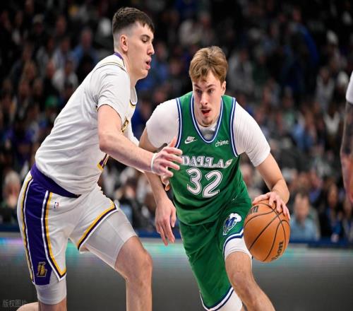 独行侠3人空砍20+!湖人15分大逆转,谁是赢球大功臣,数据不说谎